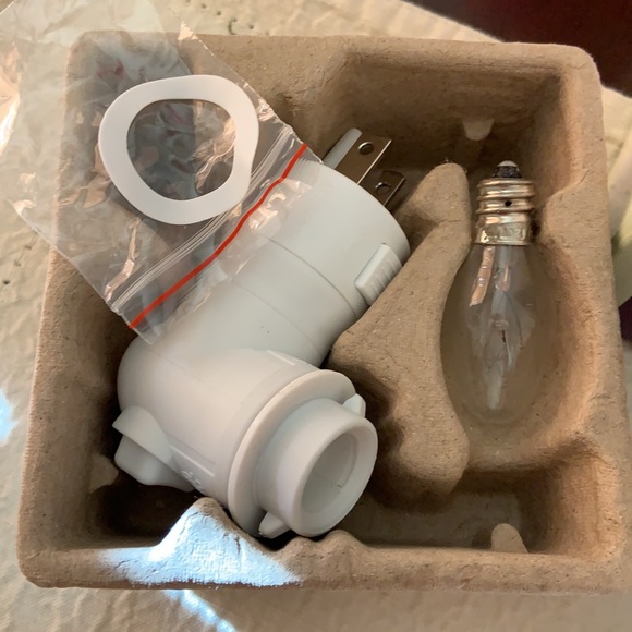 Scentsy ‘Whoot’ owl Scentsy warmer - Picture 2 of 4